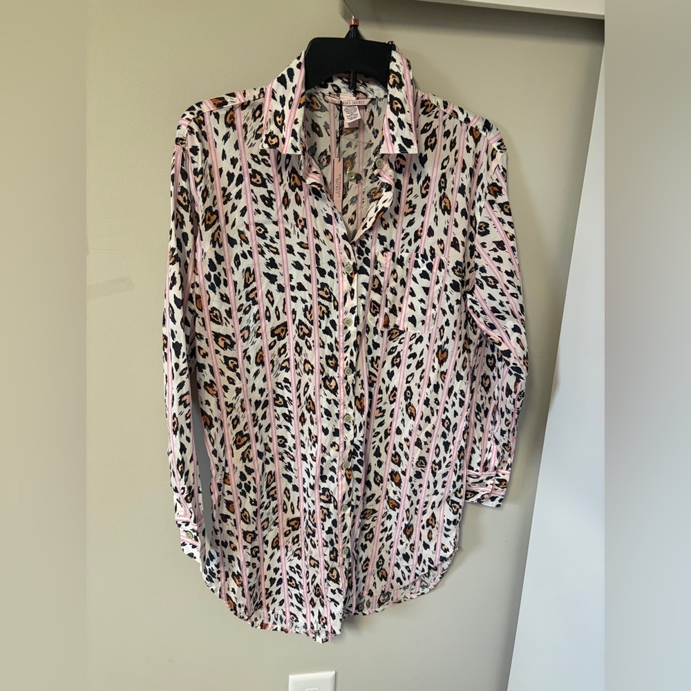 Victoria's Secret Pink Leopard Button Down Pajama Shirt NWT XS - Picture 7 of 7